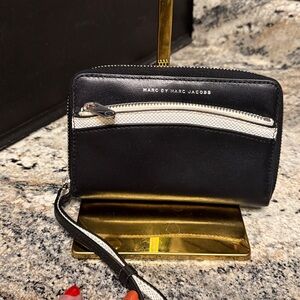 Marc By Marc Jacobs Black and White Wristlet